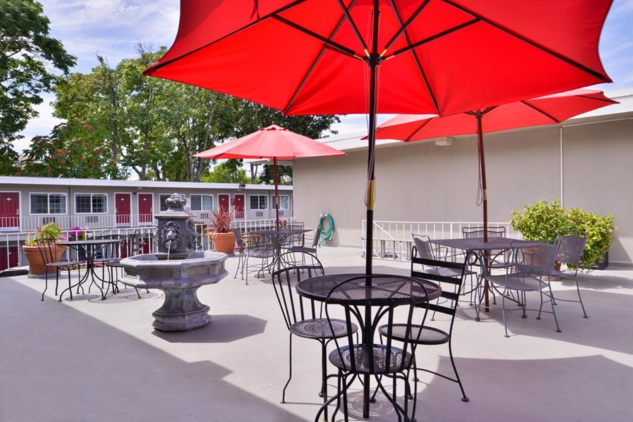 Campus Inn & Suites Eugene Downtown ภายนอก รูปภาพ